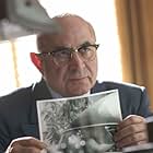 Bob Hoskins in Hollywoodland (2006)