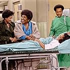 Marla Gibbs, Mike Evans, Roxie Roker, Isabel Sanford, and Berlinda Tolbert in The Jeffersons (1975)