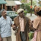 Denzel Washington, Viola Davis, and Mykelti Williamson in Fences (2016)