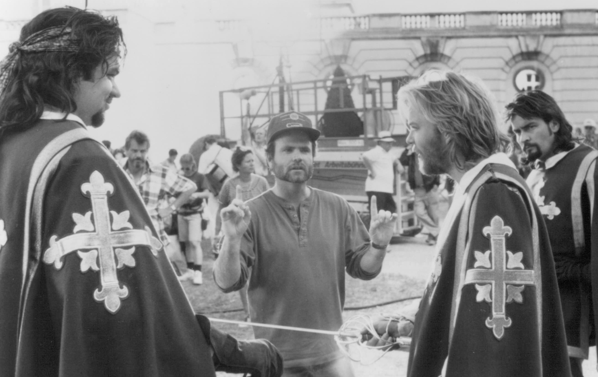 Charlie Sheen, Kiefer Sutherland, Oliver Platt, and Stephen Herek in The Three Musketeers (1993)