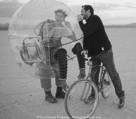 Beau Flynn and Jake Gyllenhaal in Bubble Boy (2001)