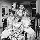 Beverly Archer, Ken Berry, Allan Kayser, Vicki Lawrence, and Dorothy Lyman in Mama's Family (1983)