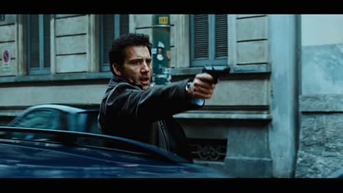 Interpol Agent Louis Salinger (Clive Owen) and Manhattan Assistant District Attorney Eleanor Whitman (Naomi Watts) pool their resources in an attempt to break up an international arms dealing ring financed by a high-profile bank.
