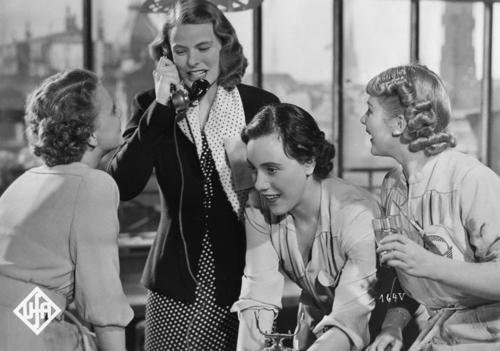 Ingrid Bergman, Ursula Herking, Carsta Löck, and Sabine Peters in The Four Companions (1938)