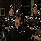 Alec Guinness, Keith Faulkner, John Fraser, Gordon Jackson, and Dennis Price in Tunes of Glory (1960)