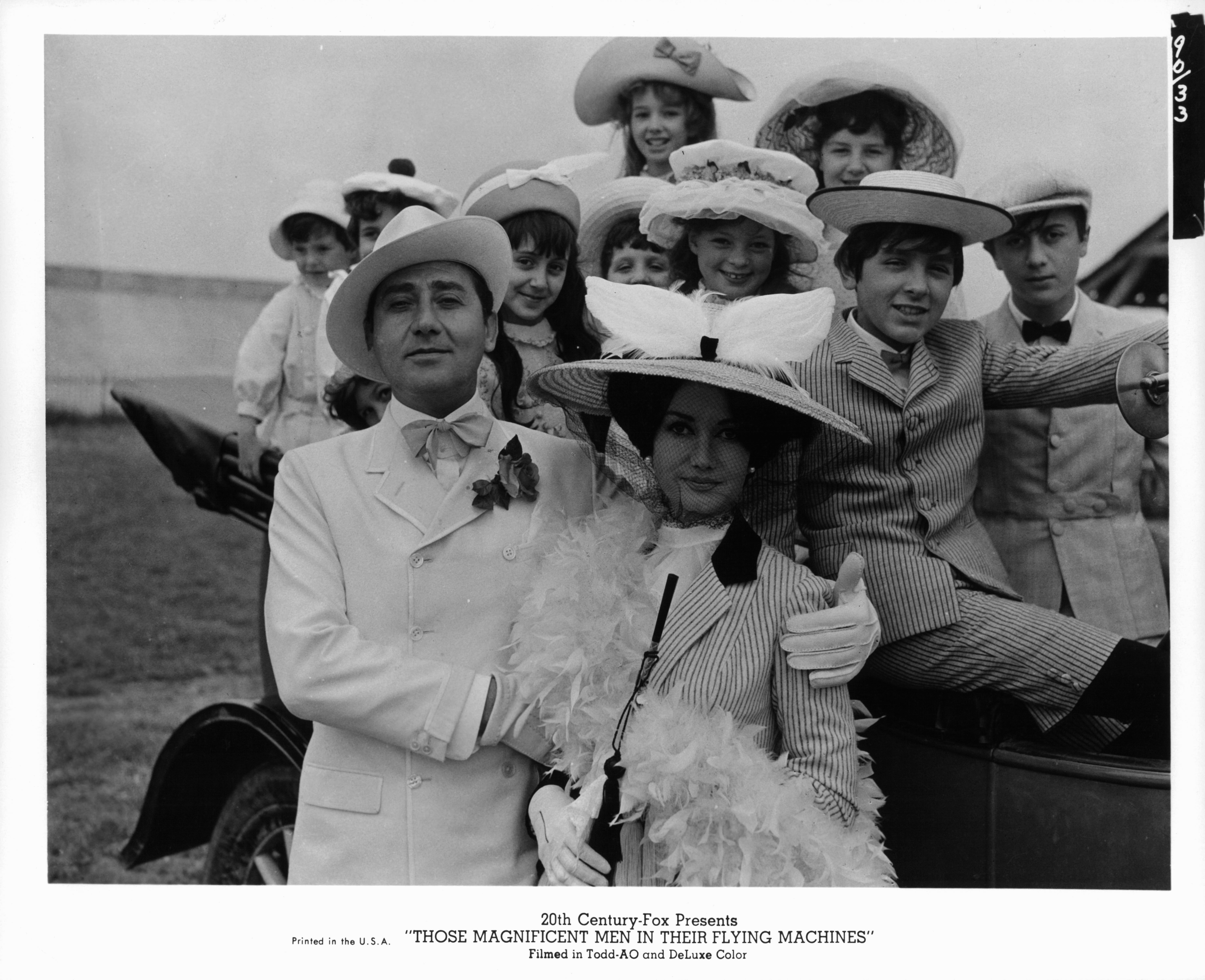 Pauline Challoner, Nigel Kingsley, Zena Marshall, and Alberto Sordi in Those Magnificent Men in Their Flying Machines or How I Flew from London to Paris in 25 Hours 11 Minutes (1965)