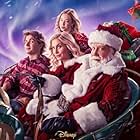 Tim Allen, Elizabeth Mitchell, Elizabeth Allen-Dick, and Austin Kane in The Santa Clauses (2022)