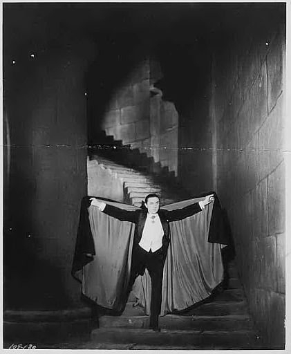 Bela Lugosi stars as Dracula 