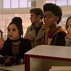 Gregg Sulkin, Lyrica Okano, Virginia Gardner, Allegra Acosta, and Rhenzy Feliz in Runaways (2017)