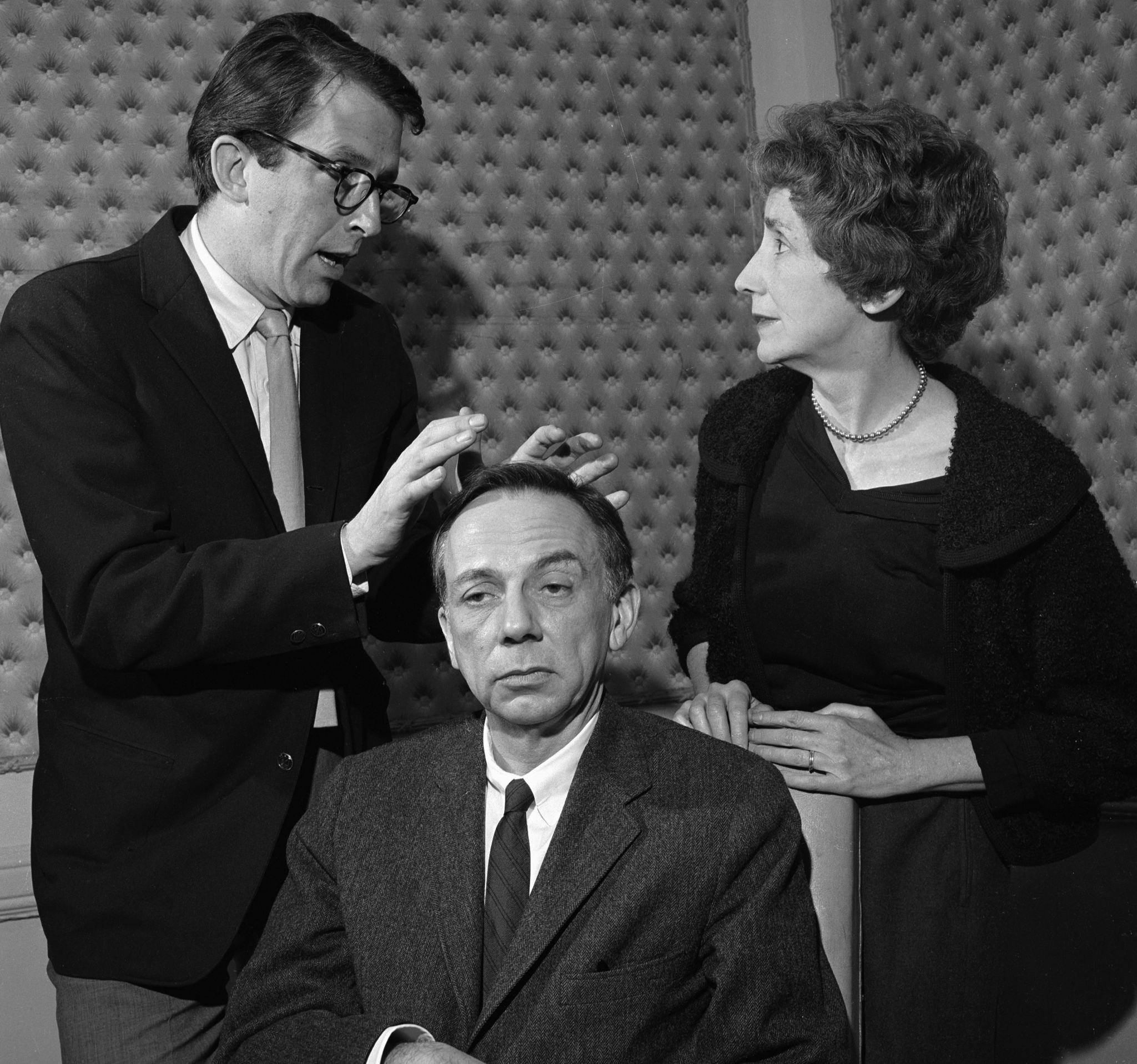 Mildred Dunnock, Henry Jones, and Fritz Weaver in 'Way Out (1961)
