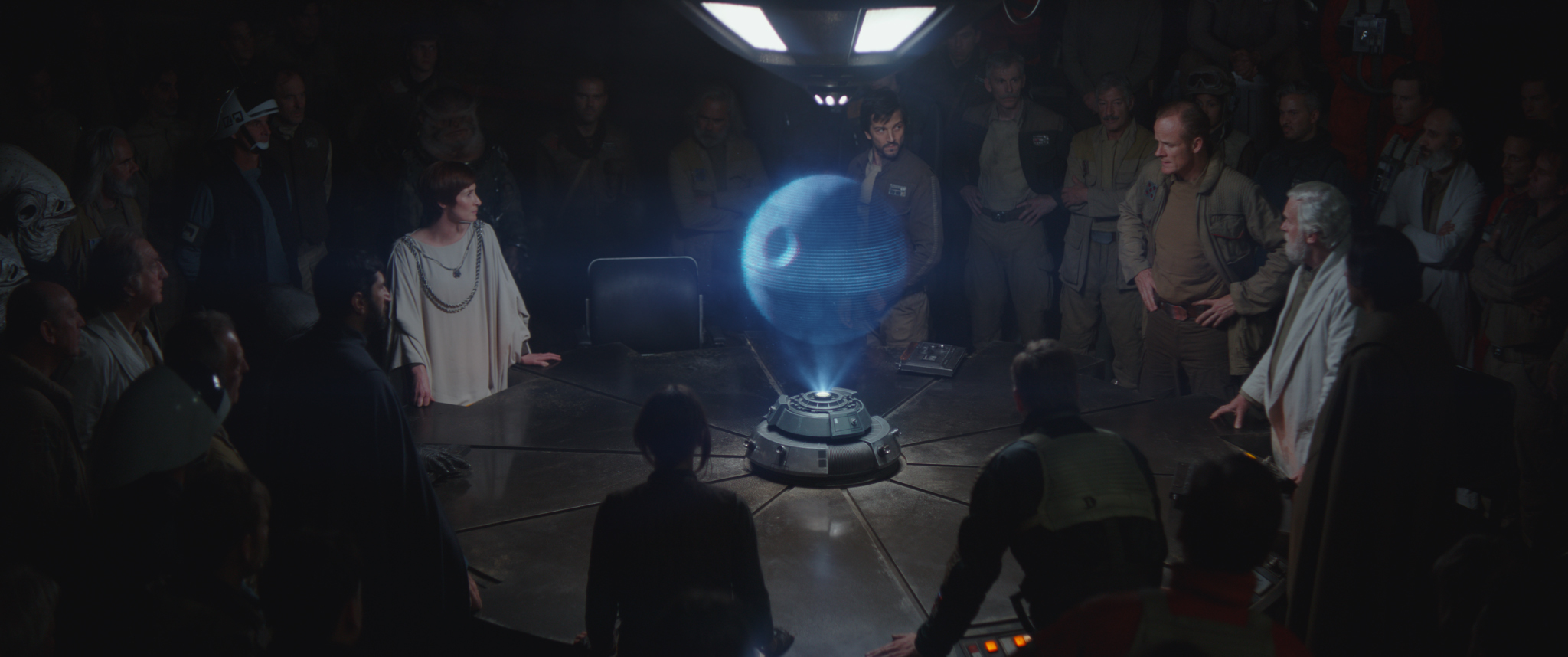 Jimmy Smits, Ben Daniels, Fares Fares, Felicity Jones, Diego Luna, Ian McElhinney, Genevieve O'Reilly, Alistair Petrie, and Nick Kellington in Rogue One: A Star Wars Story (2016)