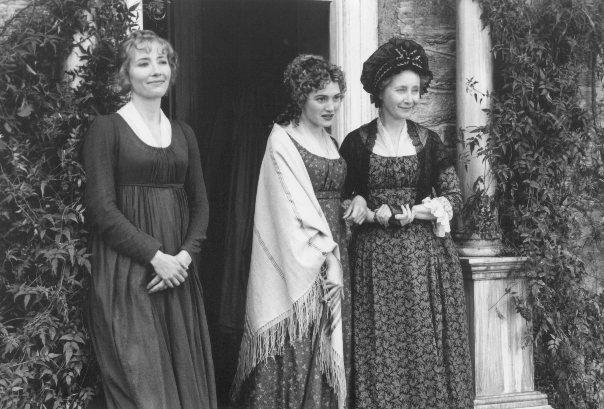 Emma Thompson, Kate Winslet, and Gemma Jones in Sense and Sensibility (1995)