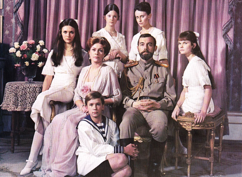 Lynne Frederick, Fiona Fullerton, Candace Glendenning, Michael Jayston, Ania Marson, Roderic Noble, and Janet Suzman in Nicholas and Alexandra (1971)