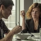 Rene Russo and Jake Gyllenhaal in Velvet Buzzsaw (2019)