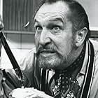 Vincent Price in Cooking Price-Wise (1971)