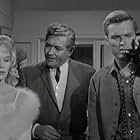 Ty Hardin, Simon Oakland, and Dorothy Provine in Wall of Noise (1963)