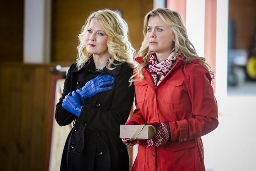 Barbara Niven and Alison Sweeney in Murder, She Baked: A Plum Pudding Mystery (2015)