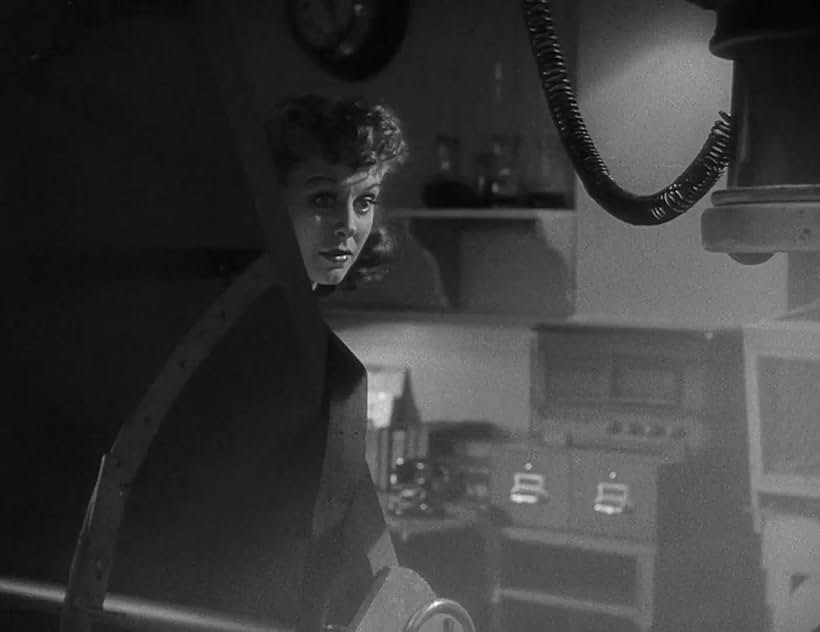 Anne Nagel in Man Made Monster (1941)