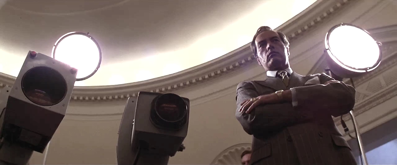 Powers Boothe in Nixon (1995)