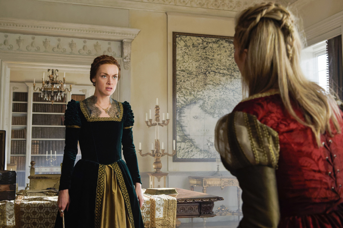 Rachel Skarsten and Megan Hutchings in Reign (2013)