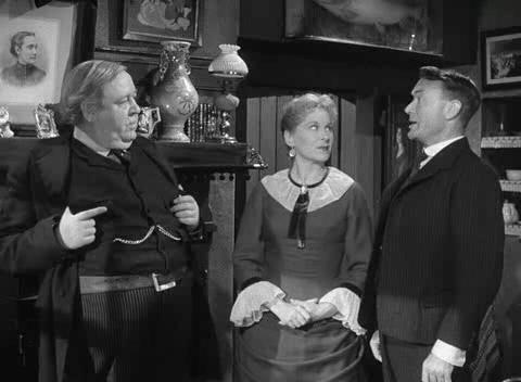 Charles Laughton, Brenda de Banzie, and John Mills in Hobson's Choice (1954)