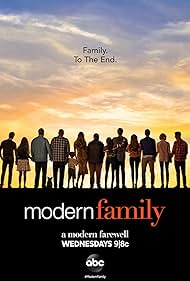 Sofía Vergara, Julie Bowen, Ty Burrell, Jesse Tyler Ferguson, Sarah Hyland, Ed O'Neill, Eric Stonestreet, Beatrice the Dog, Ariel Winter, Nolan Gould, Rico Rodriguez, Reid Ewing, Aubrey Anderson-Emmons, and Jeremy Maguire in Modern Family (2009)