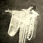Sarah Bernhardt in Les amours de la reine Élisabeth (1912)