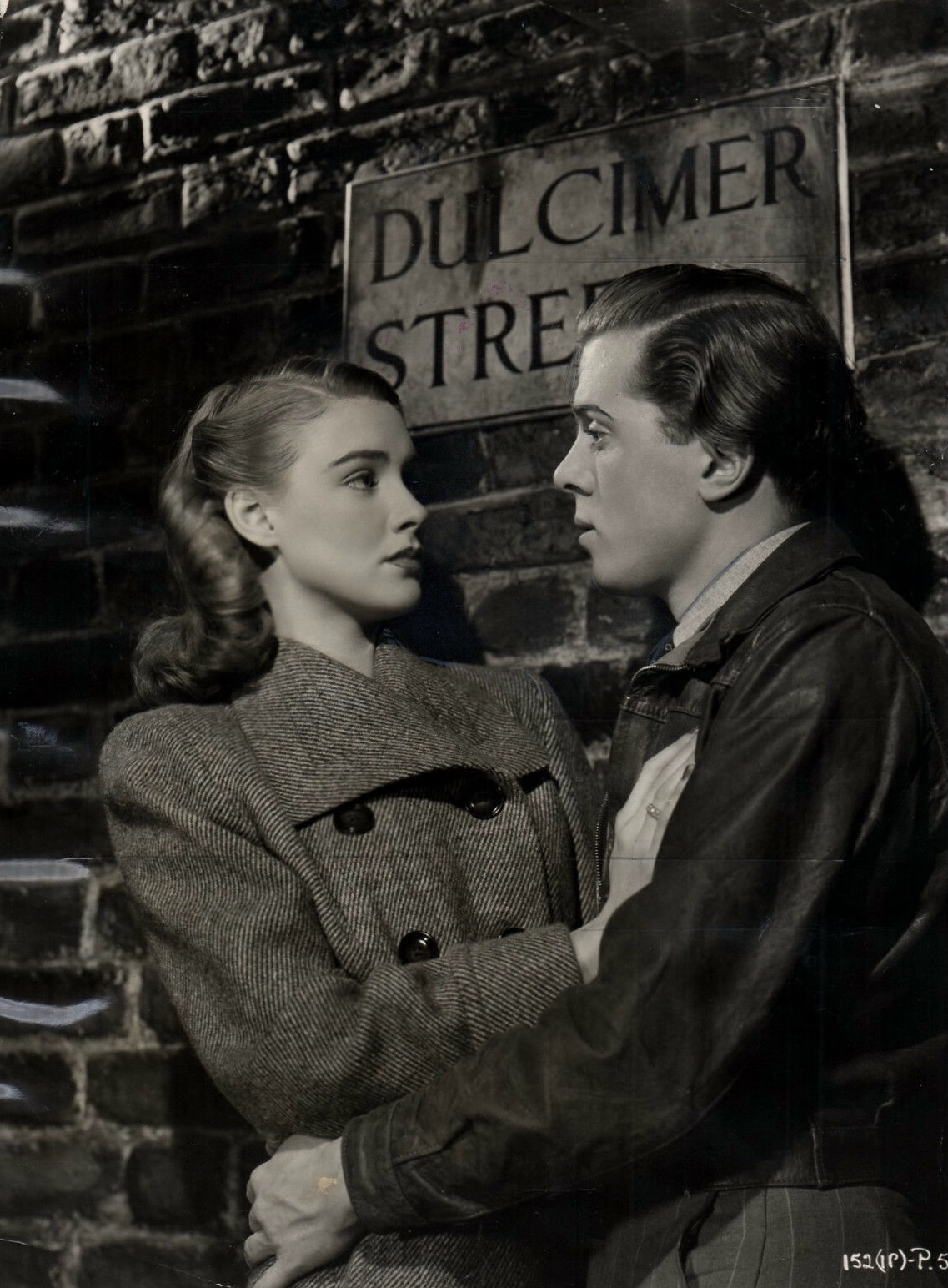Richard Attenborough and Susan Shaw in Dulcimer Street (1948)