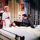 Jackie Gleason, Linda Bruhl, and Glynis Johns in Papa's Delicate Condition (1963)