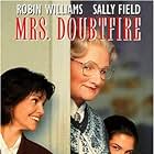 Robin Williams, Sally Field, Lisa Jakub, Matthew Lawrence, and Mara Wilson in Mrs. Doubtfire (1993)