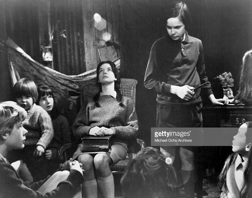 Margaret Leclere, Pamela Franklin, Phoebe Nicholls, and Louis Sheldon in Our Mother's House (1967)