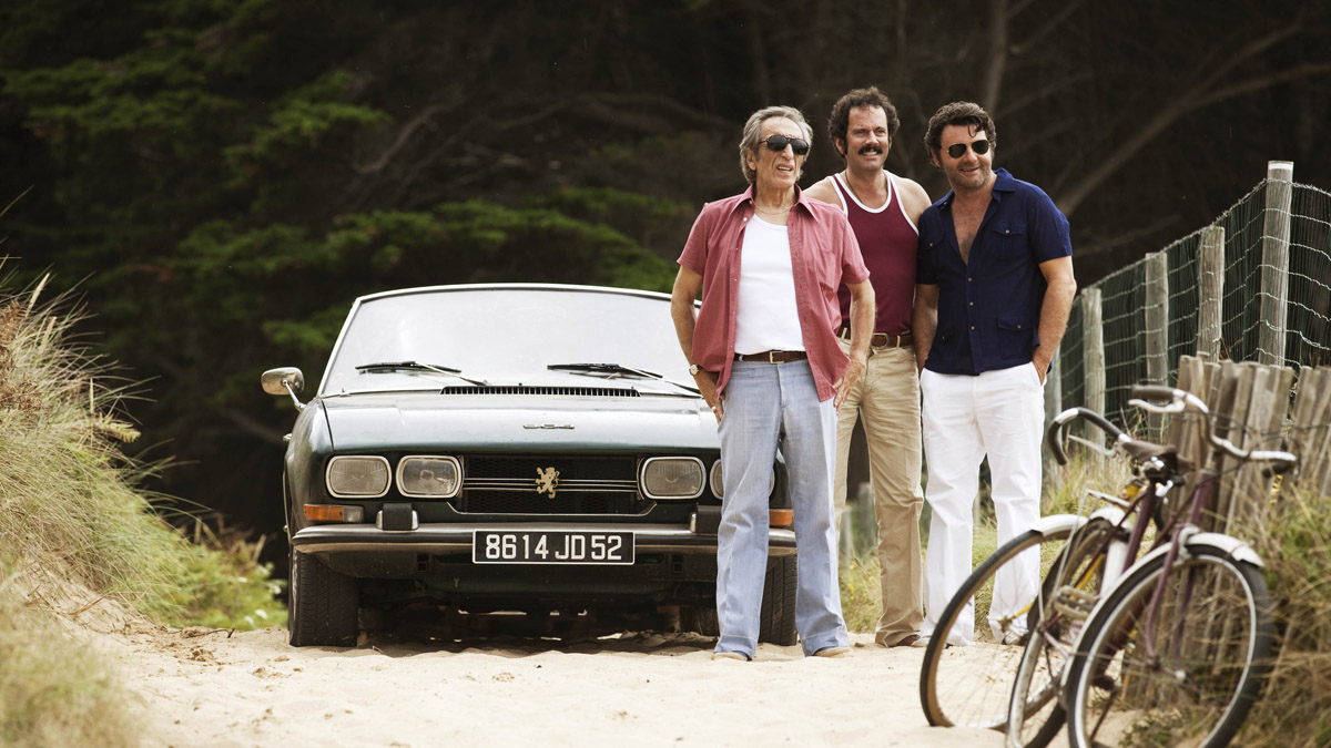 Gérard Darmon, Philippe Lellouche, and Christian Vadim in Nos plus belles vacances (2012)