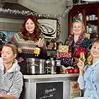 Tanya Moodie, Lucy Punch, Paul Ready, Anna Maxwell Martin, Diane Morgan, and Philippa Dunne in Last Christmas (2022)