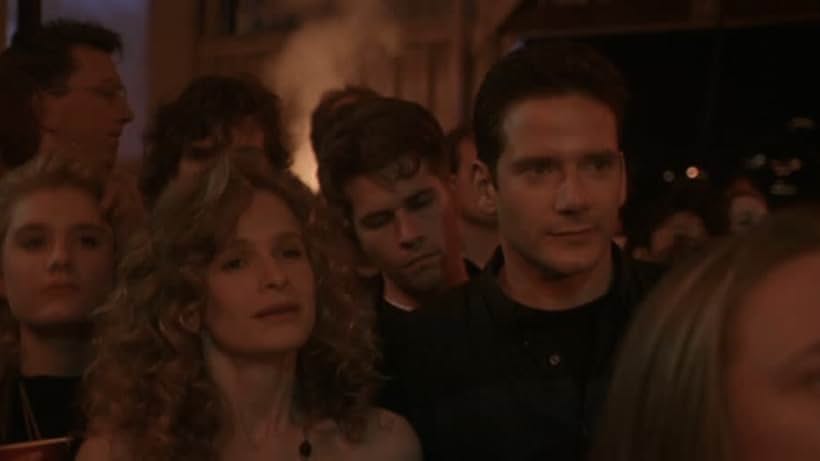 Campbell Scott and Kyra Sedgwick in Singles (1992)