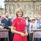 Fiona Bruce and Will Farmer in Antiques Roadshow (1979)