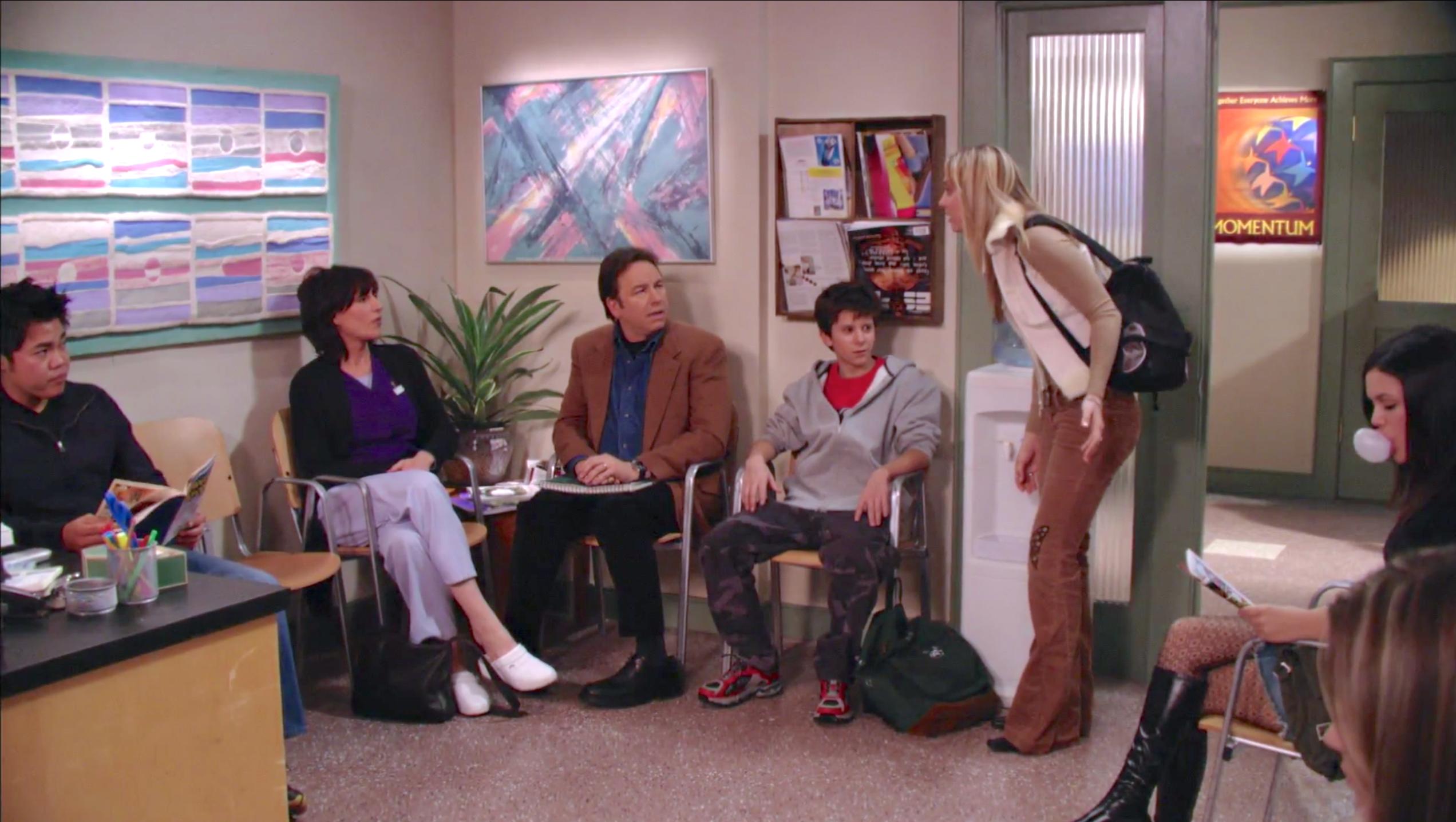 John Ritter, Katey Sagal, Kaley Cuoco, Martin Spanjers, and Rachel Bilson in 8 Simple Rules (2002)