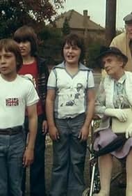 Luke Batchelor, Philip Sadler, Tracy Strand, Wayne Kebell, and Lesley Saunders in The Chiffy Kids (1976)