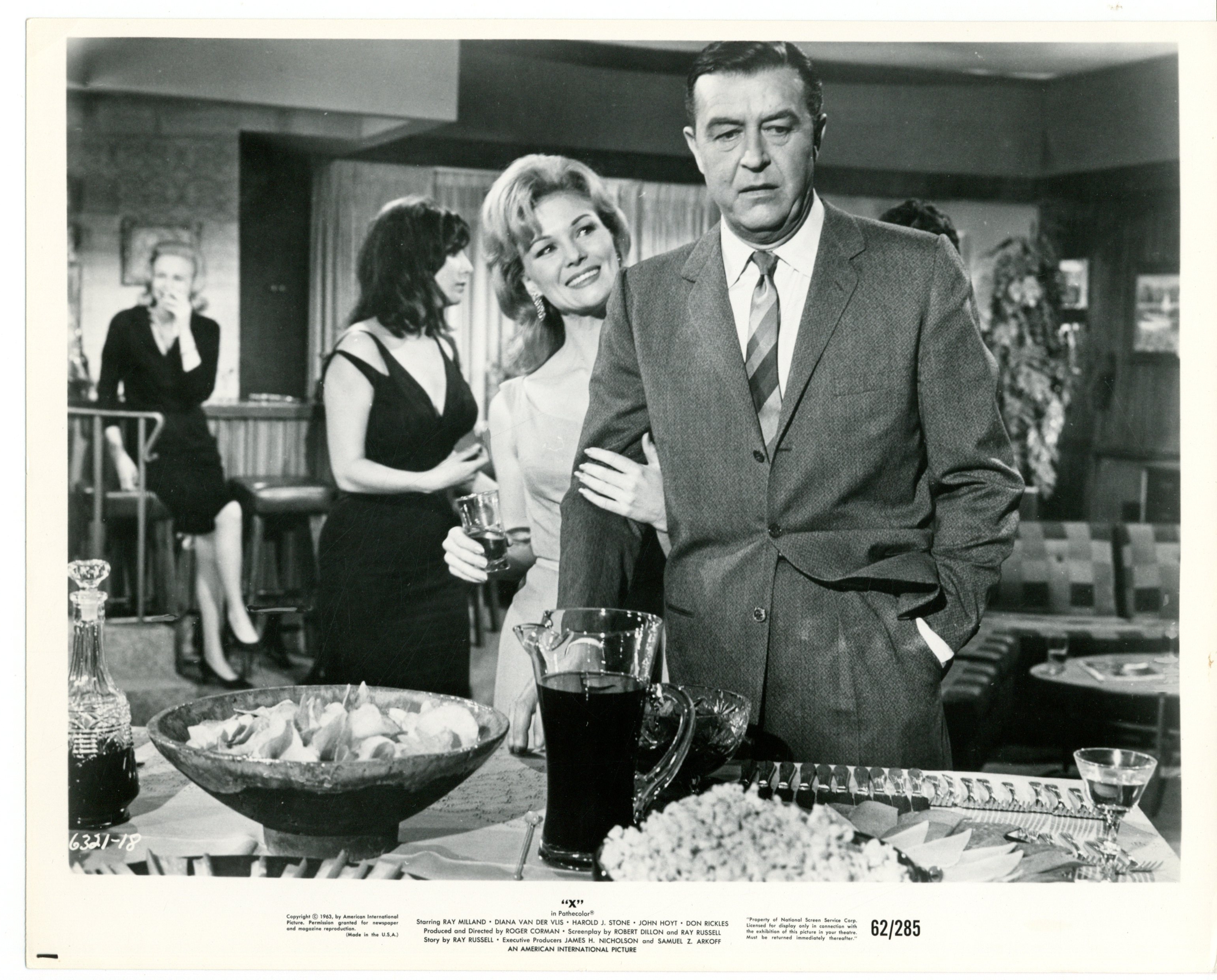 Ray Milland and Lorrie Summers in X: The Man with the X-Ray Eyes (1963)