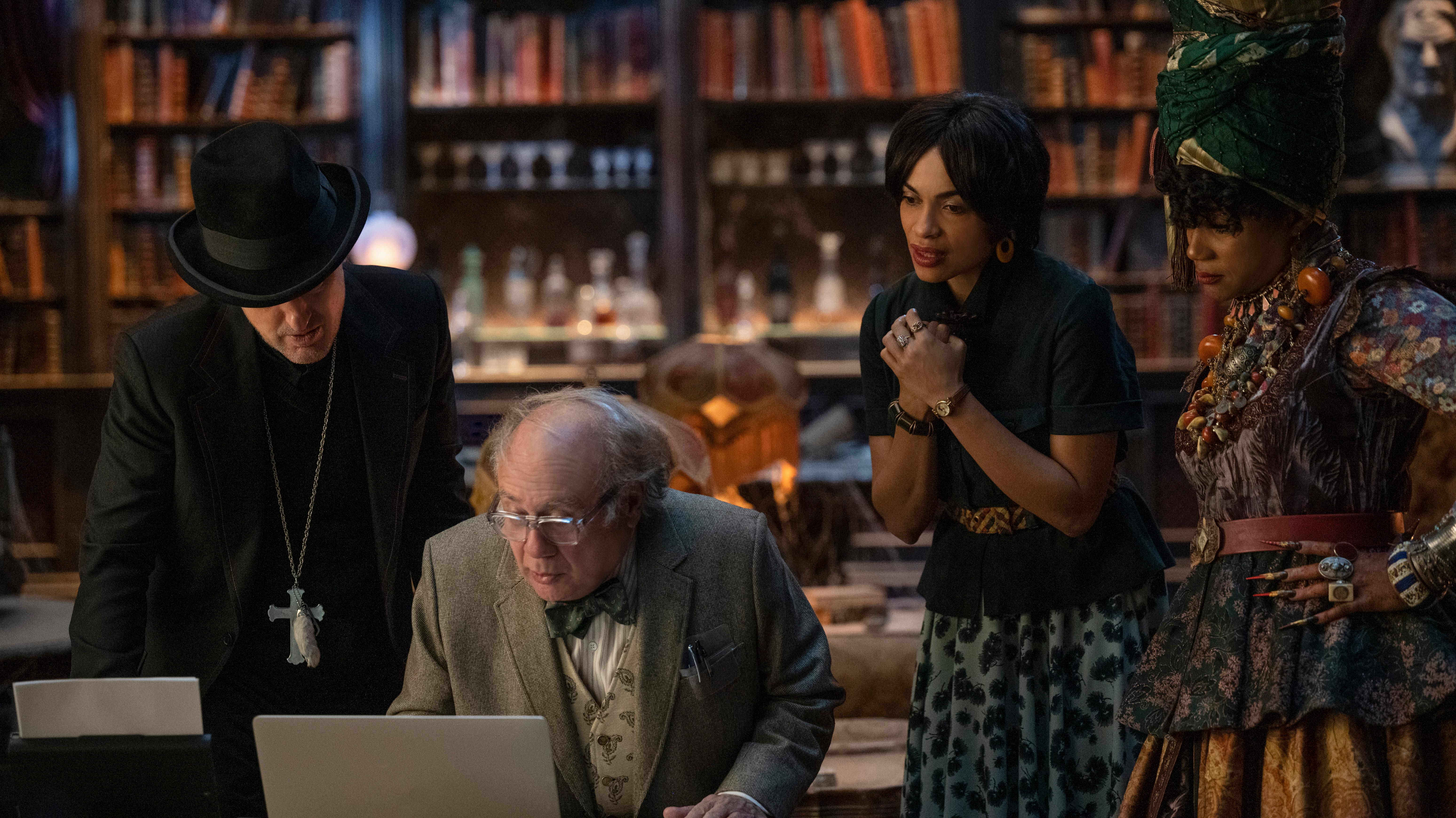 Danny DeVito, Owen Wilson, Rosario Dawson, Bruce, and Tiffany Haddish in Haunted Mansion (2023)