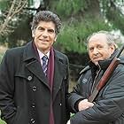 Giannis Bezos and Panos Skouroliakos in Kliniki periptosi (2011)