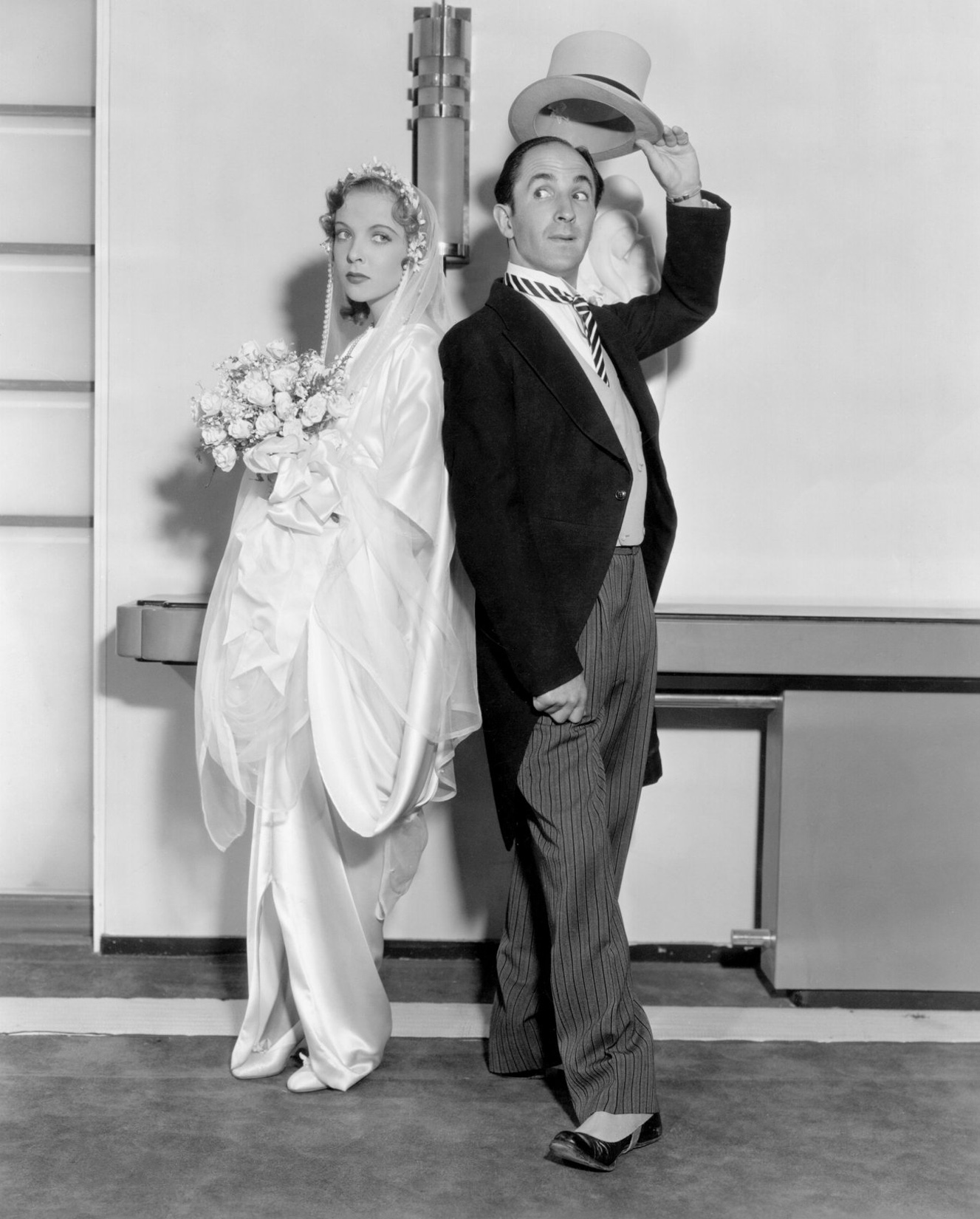 Ben Blue and Ida Lupino in Artist and Models (1937)