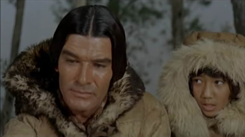 Daniel Martín and Missaele in White Fang (1973)