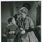 Hilda Borgström and Fransiska Lindberg in The Girl from the Third Row (1949)