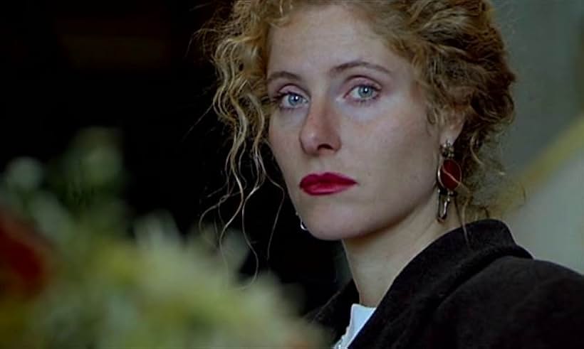 Domiziana Giordano in New Wave (1990)