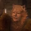 Judi Dench and Francesca Hayward in Cats (2019)