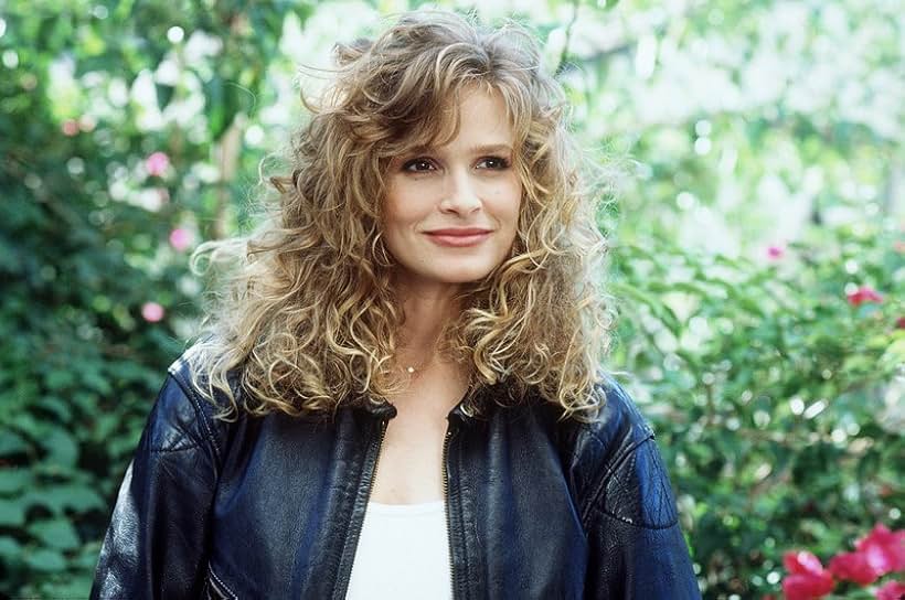 Kyra Sedgwick in Singles (1992)