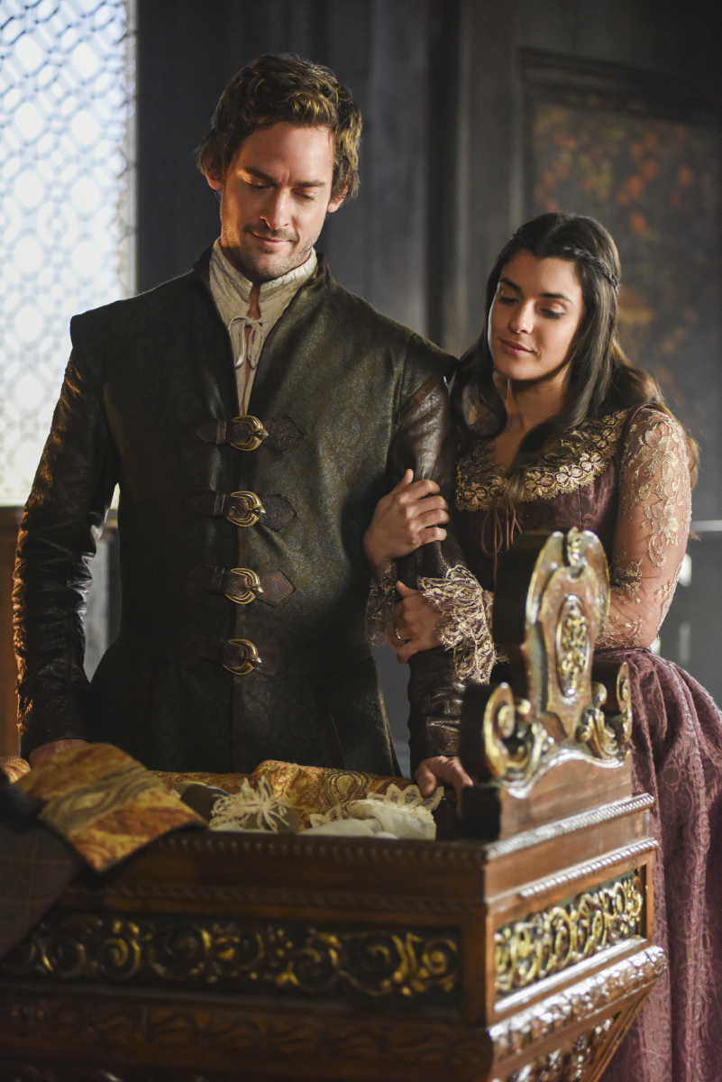 Will Kemp and Sara Garcia in Reign (2013)