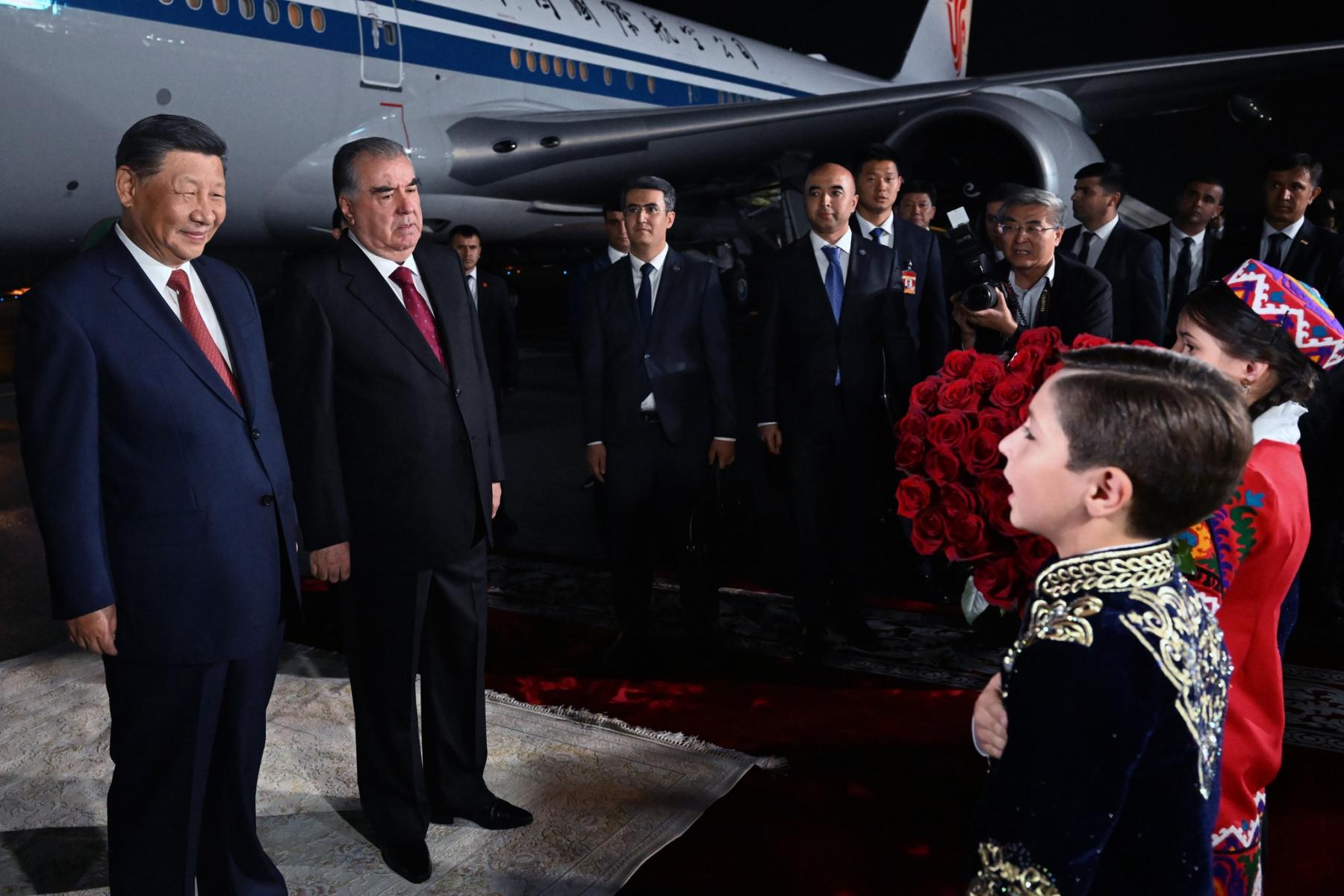 Начало государственного визита Председателя Китайской Народной Республики Си Цзиньпина в Таджикистан