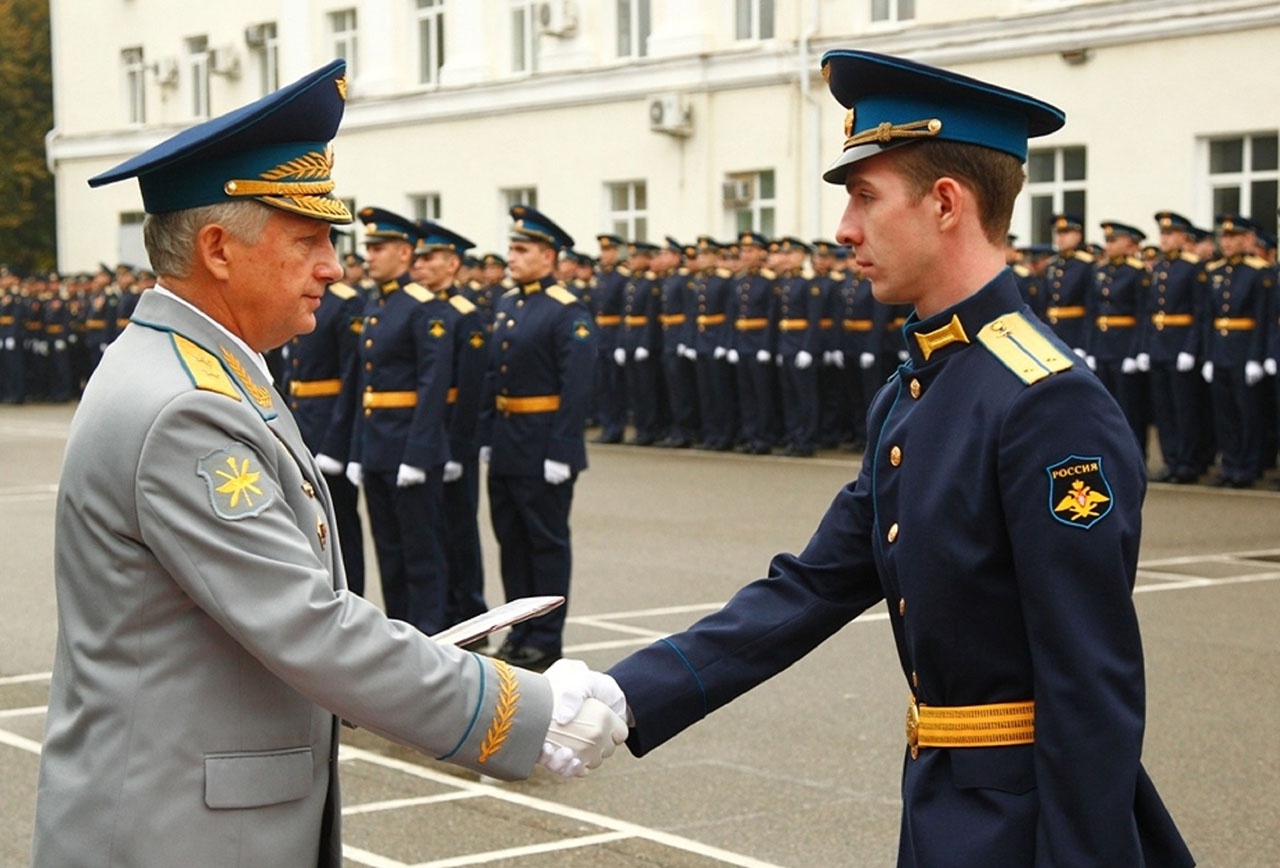 В добрый путь, лейтенанты!