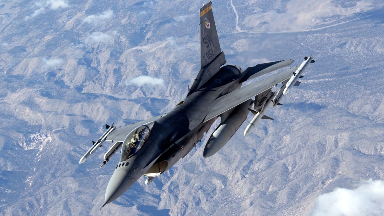 A U.S. pilot died Sunday in a crash of an F-16 Fighting Falcon, the same aircraft pictured in this 2006 training exercise.